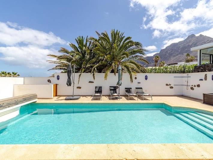 Casa rural para 6 personas, con vistas además de jardín y piscina en Famara - 2