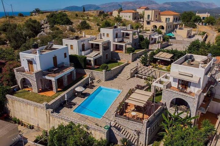 Ferienwohnung für 2 Personen, mit Whirlpool und Pool in Gythio