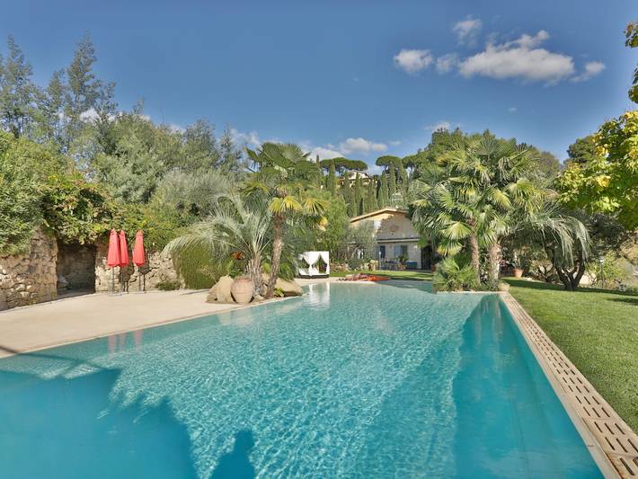 Casa vacanza per 10 persone, con piscina e giardino nonché terrazza, con animali domestici a Morlupo