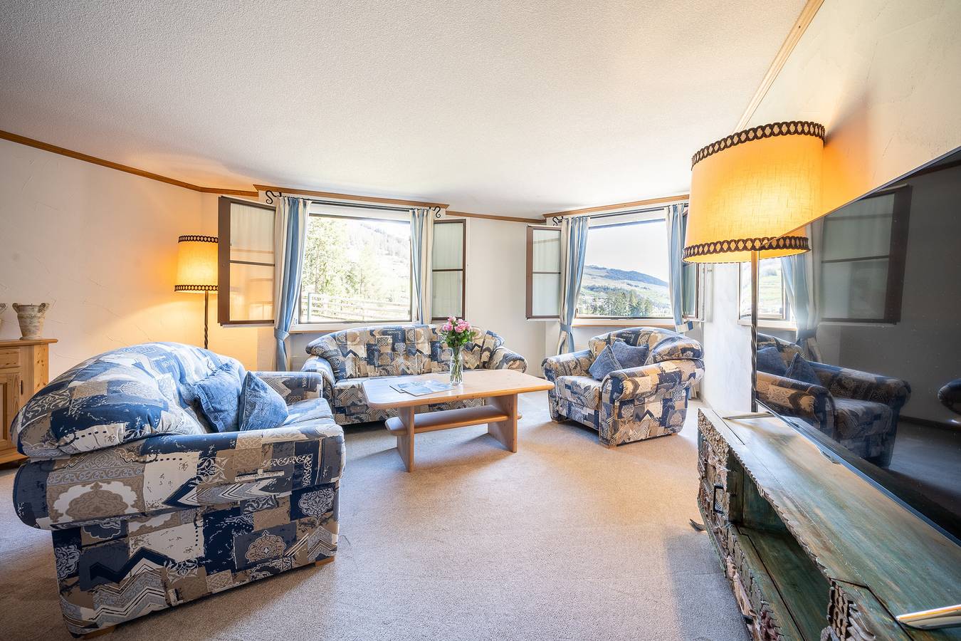 Ganze Wohnung, 8001 Gemütliche 2,5-Zimmer-Wohnung mit wunderschönem Ausblick Richtung Scuol in Vulpera, Tarasp