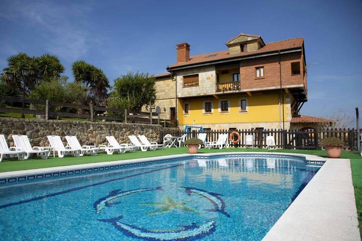 Holiday apartment for 2 people, with garden and view as well as pool - 1