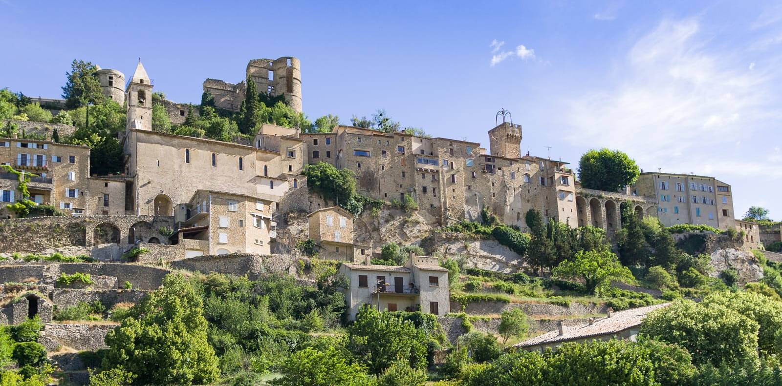 Casa de vacaciones 'Notre Dame' con vistas a la montaña, terraza privada y Wi-Fi in Montbrun-les-Bains, Región de Nyons