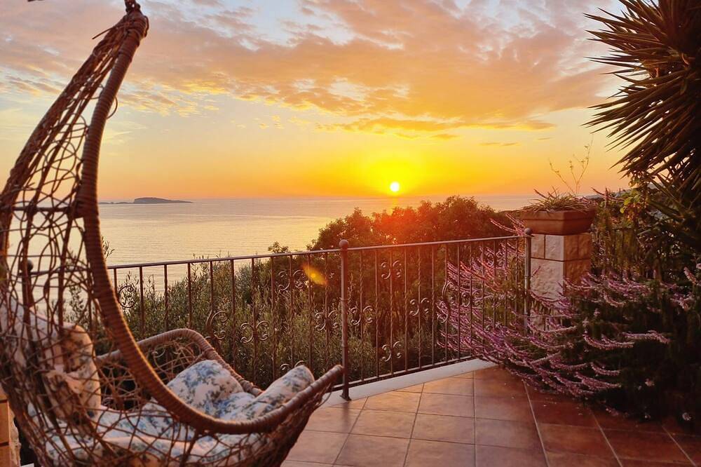 Holiday home in Dubrovnik-Neretva from £1016 per night