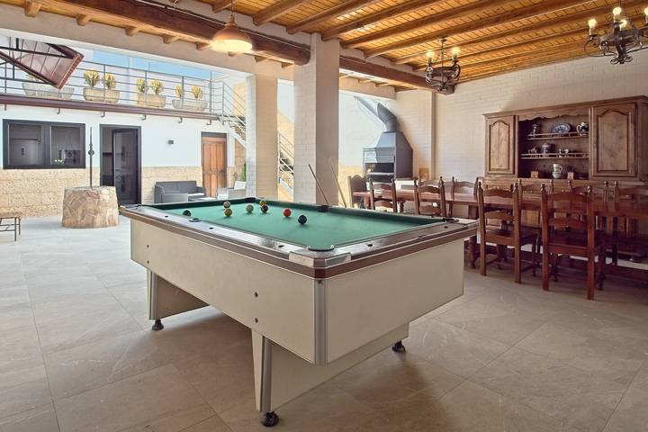 Casa rural con piscina para 16 personas, con Balcón además de Jardín y Piscina para niños en España
