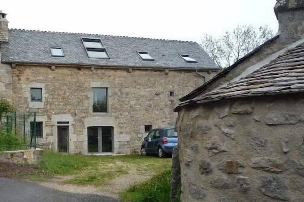 Maison de famille, ferme Lozèrienne rénovée, au calme et activités pleine nature in Blavignac, Région de Mende