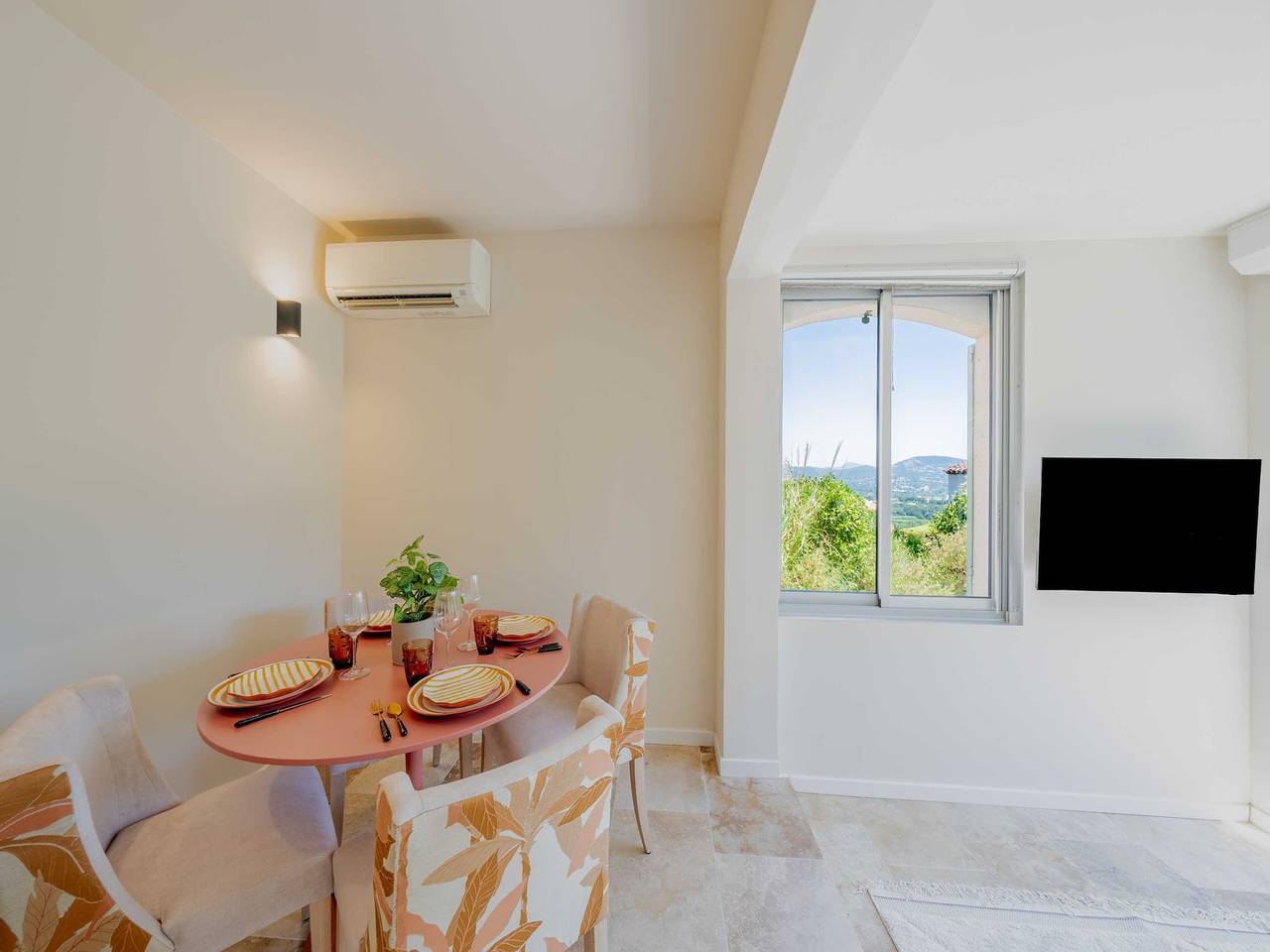 Appartement entier, Maison moderne climatisée avec piscine, 1 chambre/2 places - Cogolin in Cogolin, Côte méditerranéenne (France)