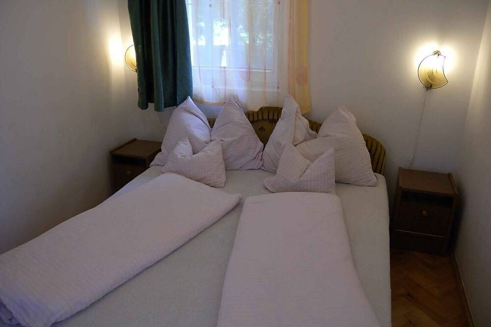 Ganze Wohnung, Ferienwohnung mit Pool, Klimaanlage und 2 Badezimmer in Badacsonytomaj, Balaton