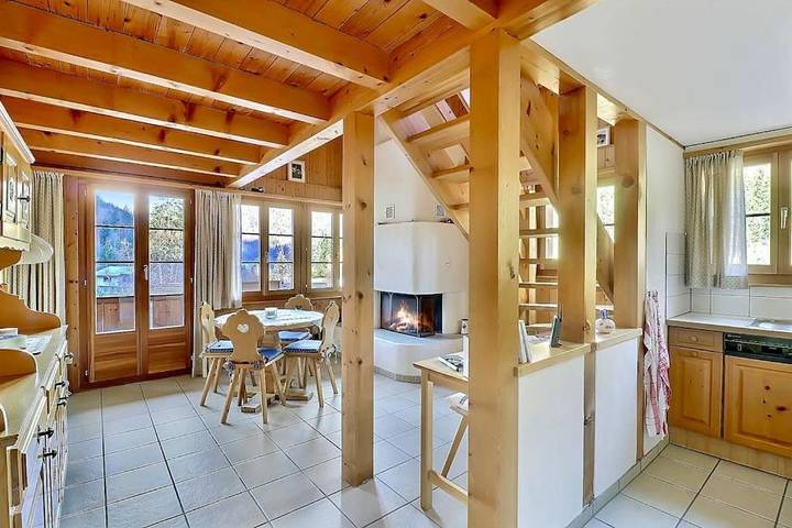 Ferienwohnung für 5 Personen, mit Balkon und Ausblick in Jaun