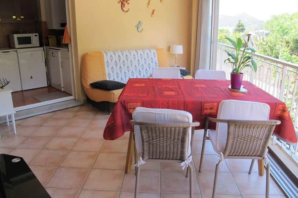 Ganze Wohnung, Bel appartement F2 proche mer et commerces in Agay, Saint-Raphaël