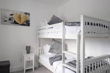 Cottage for 8 People in Hayling Island, Havant, Photo 3