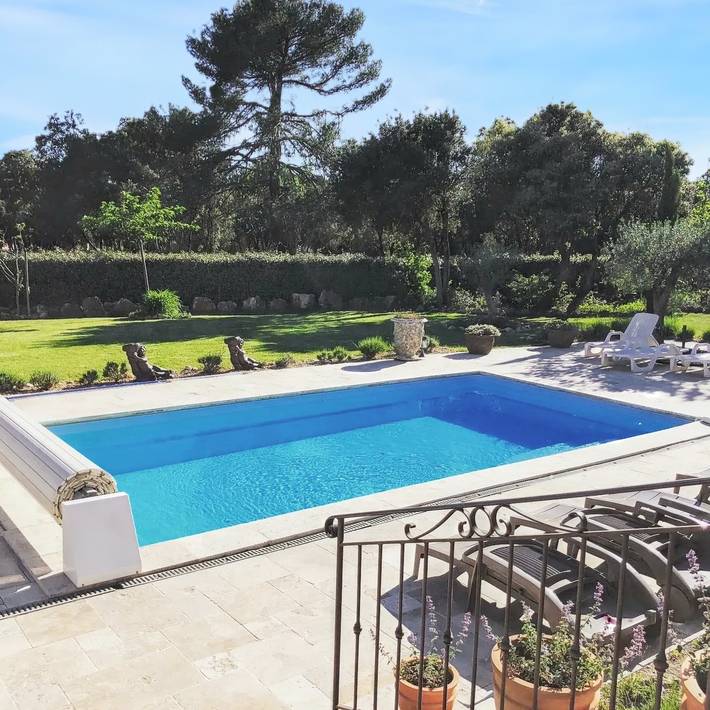 Chalet para 15 personas, con jardín y piscina - 1