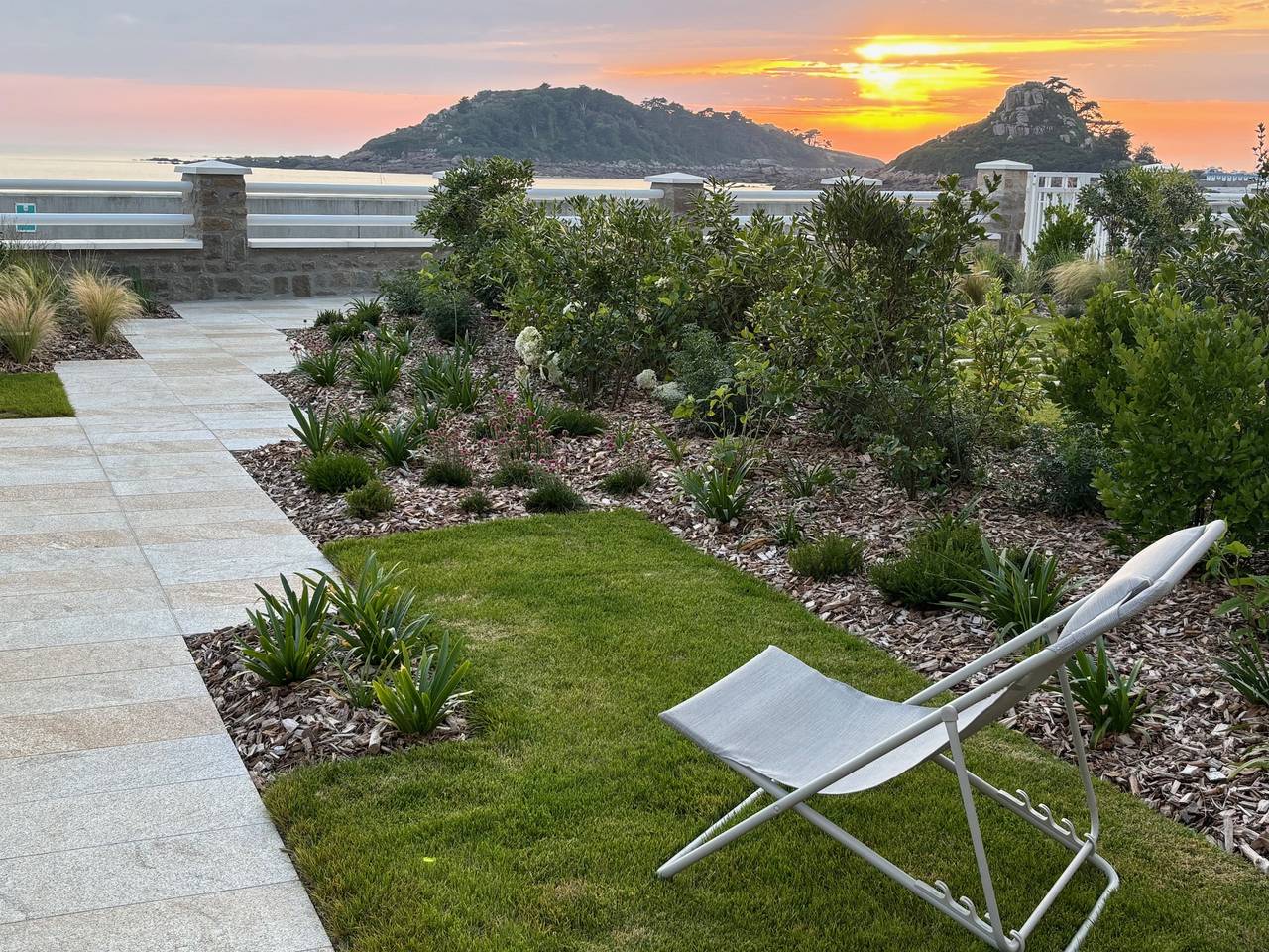 Ganze Wohnung, Ferienwohnung für 4 Personen mit Terrasse in Trébeurden, Rosa Granitküste