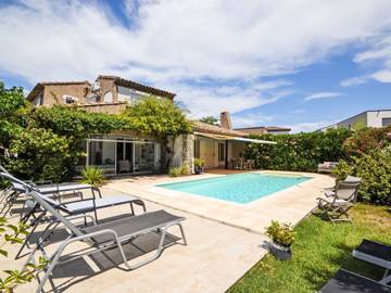 Gîte pour 6 personnes, avec jardin et terrasse à Morières-lès-Avignon