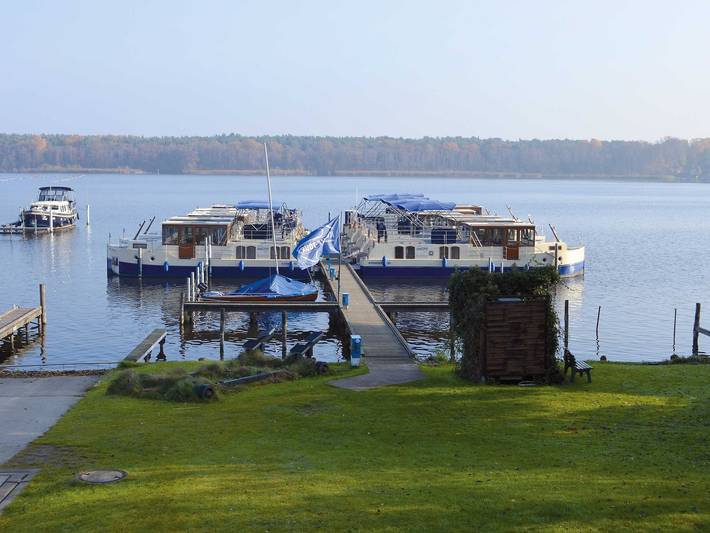Boot für 5 Personen, mit Balkon und Terrasse sowie Ausblick und Seeblick in Königs Wusterhausen
