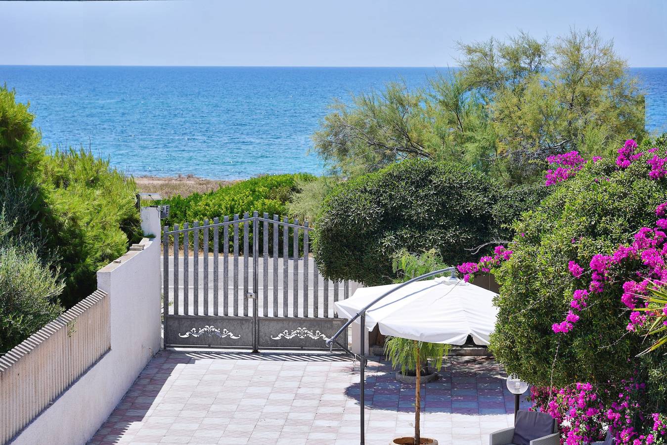 Villa 'Luciana' con vistas al mar, terraza privada y aire acondicionado in Specchiarica, Manduria