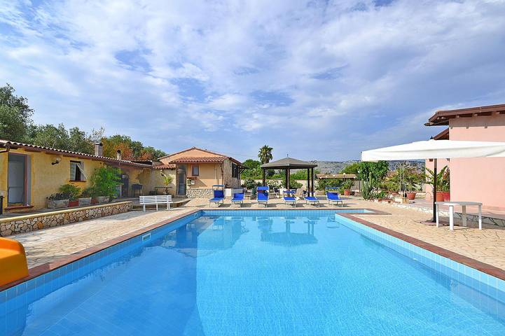 Casa vacanza per 6 persone, con giardino e piscina nonché terrazza, con animali domestici - 1