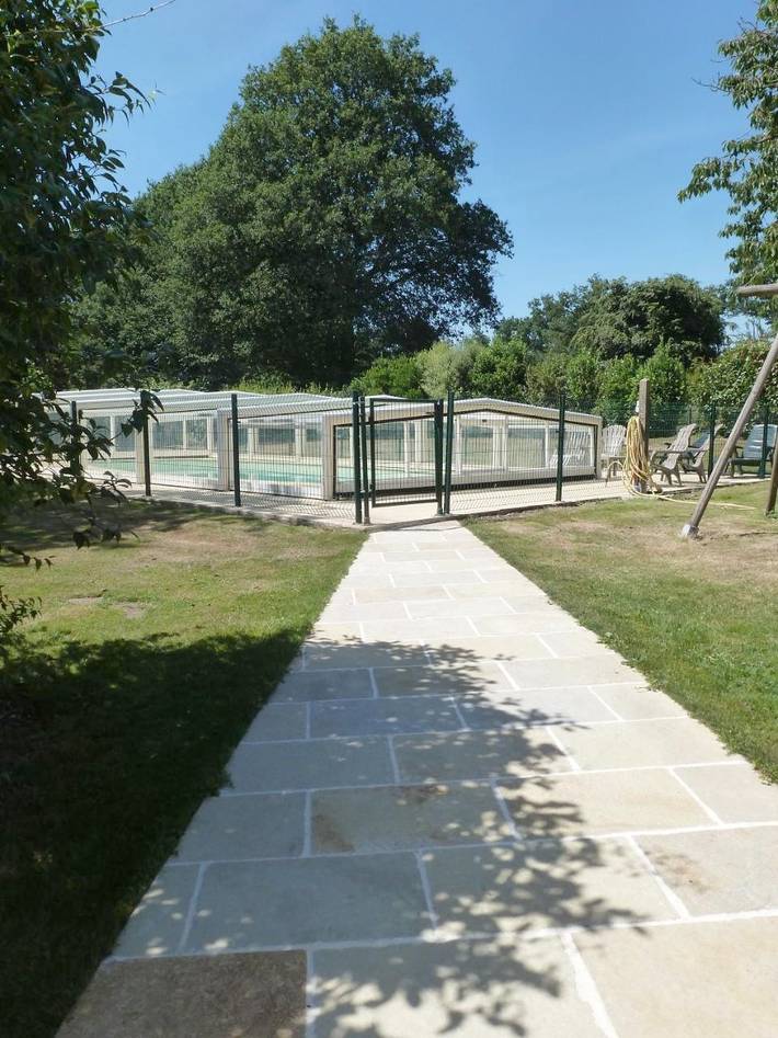Location de vacances pour 8 personnes, avec vue ainsi que piscine et jardin à Saint-Gravé - 4