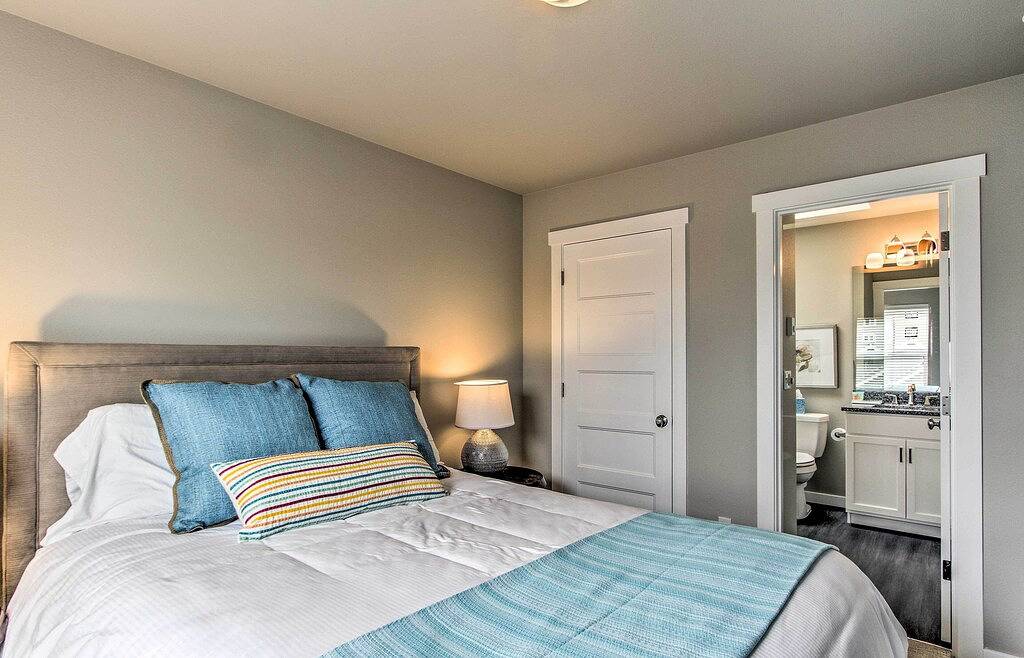 Ocean Shores Home w / Hot Tub - zu Fuß zum Strand, Kanal in Ocean Shores, Grays Harbor County