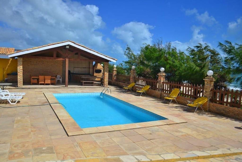 Luxuriöses Strandhaus mit Pool und Terrasse am Meer. in Beberibe, Litoral Cearense