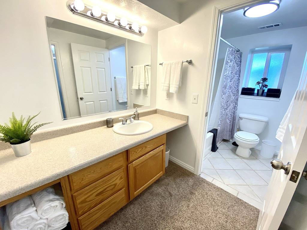 Lovely Basement Suite-2 bedrooms/1 bath with Full kitchen and laundry!!! in West Jordan, Salt Lake County (UT)