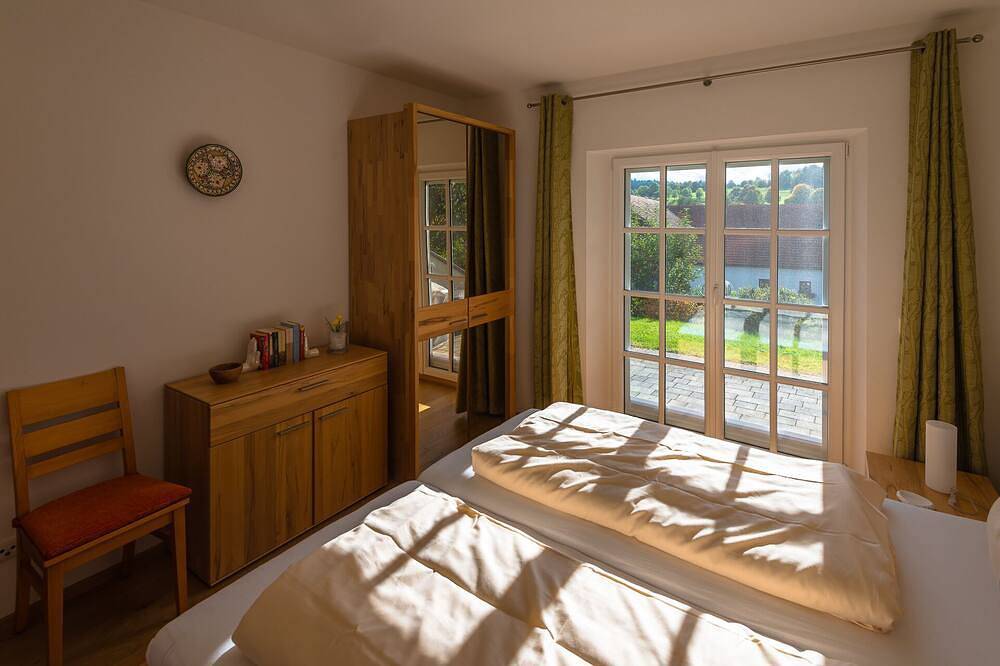 Ganze Wohnung, Wohlfühlen pur - Fewo mit Sonnenterrasse - Am Golfplatz ***mit Wlan for free*** in Haarbach, Ostbayern