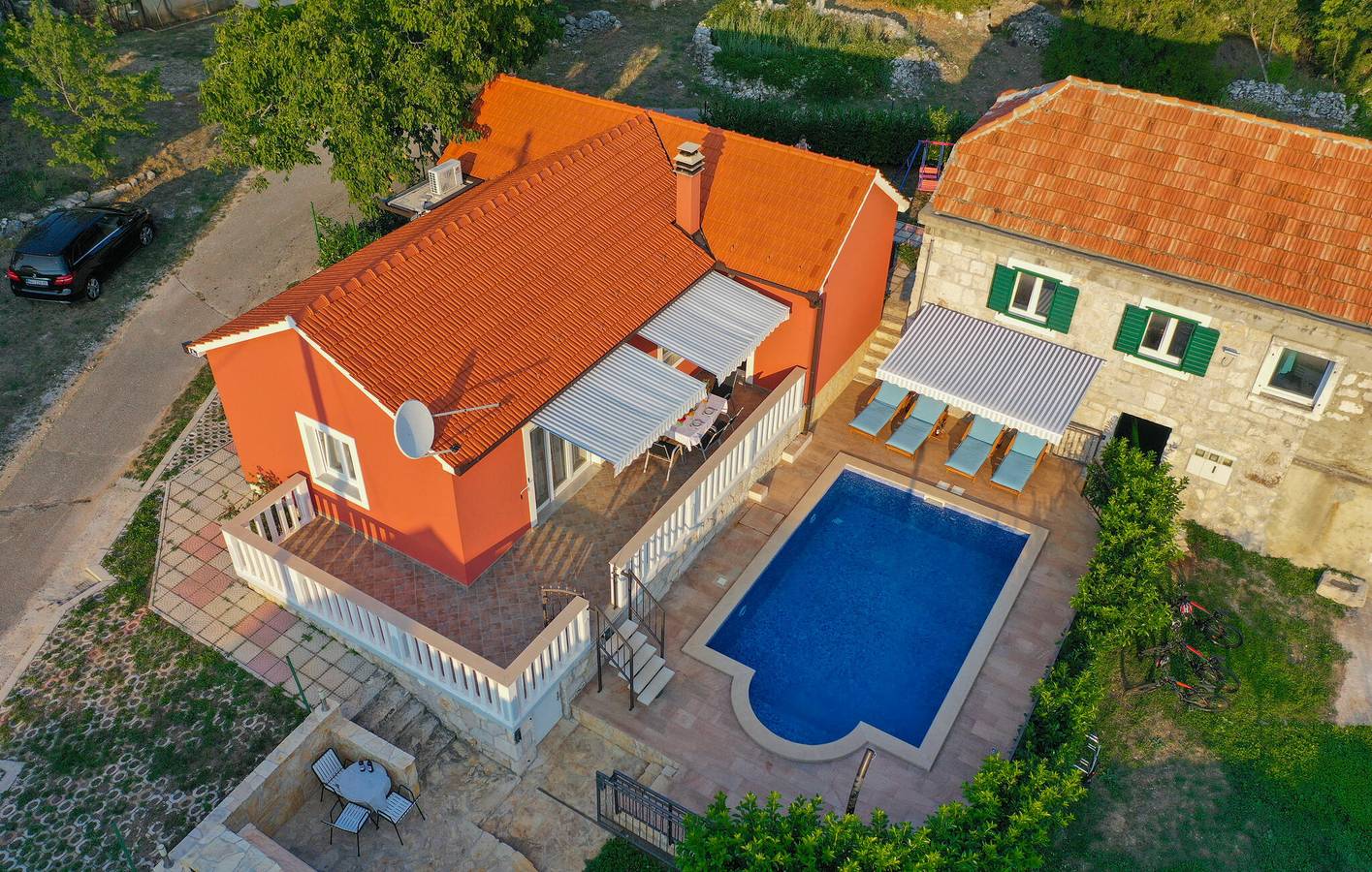 Geräumige 110 m² große Wohnung mit Pool, Terrasse und Küche in Kreševo, Dalmatinisches Zagora