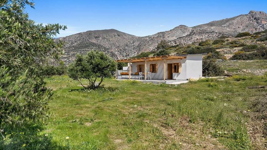 Location de vacances pour 3 personnes, avec vue et jardin dans Keratokambos - 4