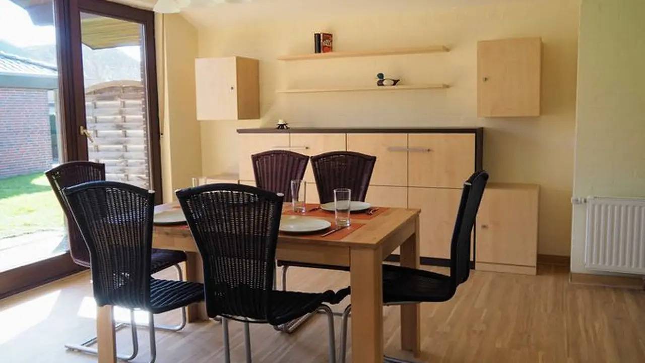 Ganze Ferienwohnung, Ferienwohnung für 5 Personen (69 m²) in Butjadingen-Sillens in Tossens, Butjadingen