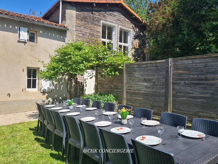Location de vacances pour 15 personnes, avec Terrasse ainsi que Jardin et Vue à La Forêt-sur-Sèvre - 3