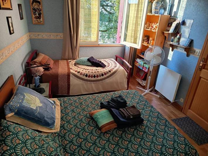 Chambre d’hôte pour 2 personnes, avec Balcon et Terrasse ainsi que Jardin et Vue à Nantheuil