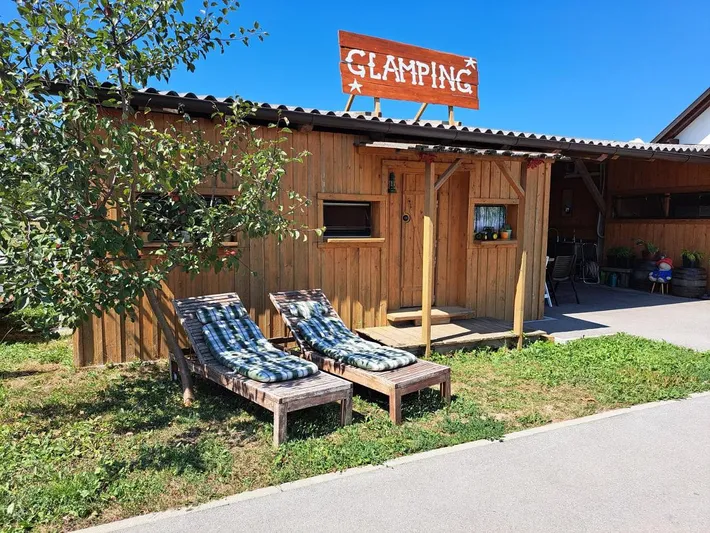 Camping para 4 personas, con vistas y jardín, Se admiten mascotas - 1