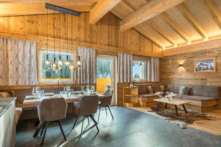 Chalet für 6 Personen, mit Garten und Sauna sowie Ausblick, kinderfreundlich im Lechtal