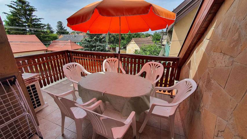 Ganze Ferienwohnung, Ferienwohnung schön eingerichtet mit WLAN und Klimaanlage in Balatonlelle, Plattensee Südufer
