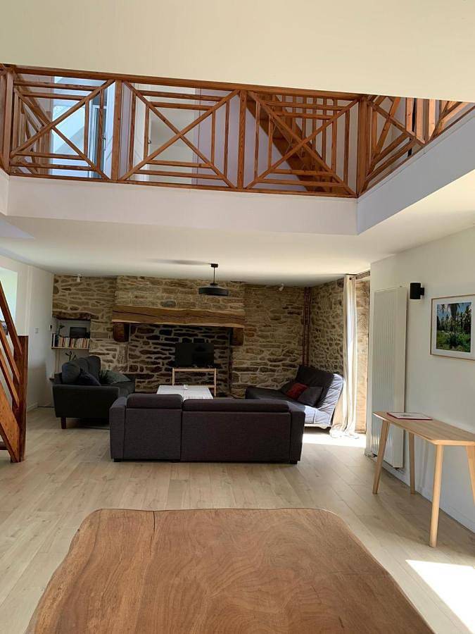 Location de vacances pour 8 personnes, avec terrasse ainsi que vue et jardin à Plonéour-Lanvern - 3