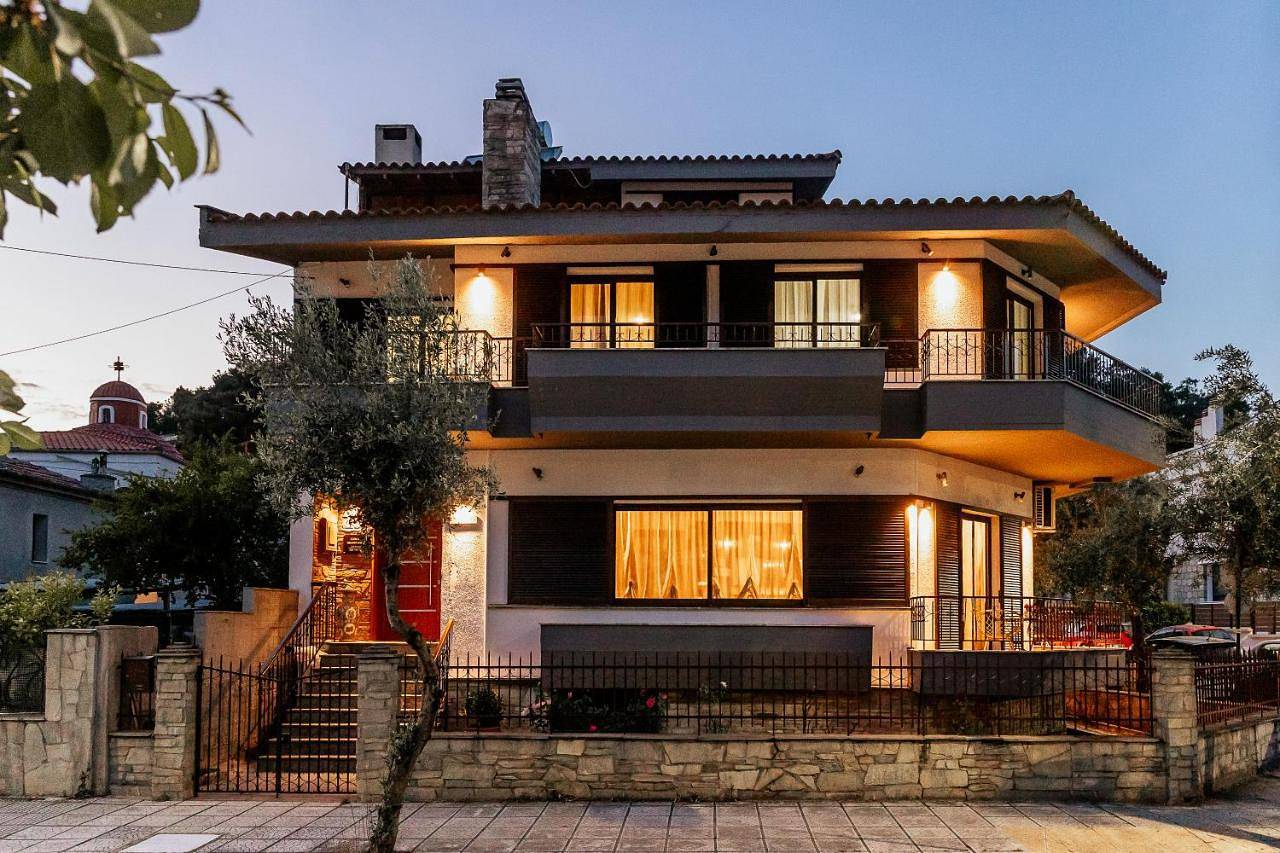 Luxury Grand Home Serres - 4 Bedrooms -Free Parking in Serrès, Région de Serres
