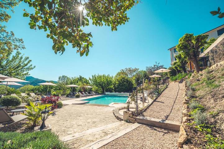 Hôtel pour 2 personnes, avec Terrasse et Jacuzzi ainsi que Jardin et Sauna