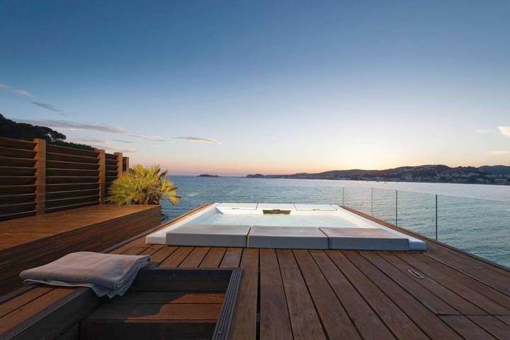 Hôtel pour 2 personnes, avec piscine et sauna ainsi que terrasse et jacuzzi, animaux acceptés dans Plage de La Gorguette - 3