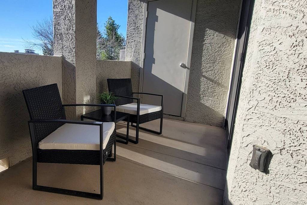 Ganze Wohnung, Free Golf! Resort Style Condo in Ideal Location! Heated Pool/Spa/Gym, Wifi, Near Shopping & Dining! in North Scottsdale, Scottsdale