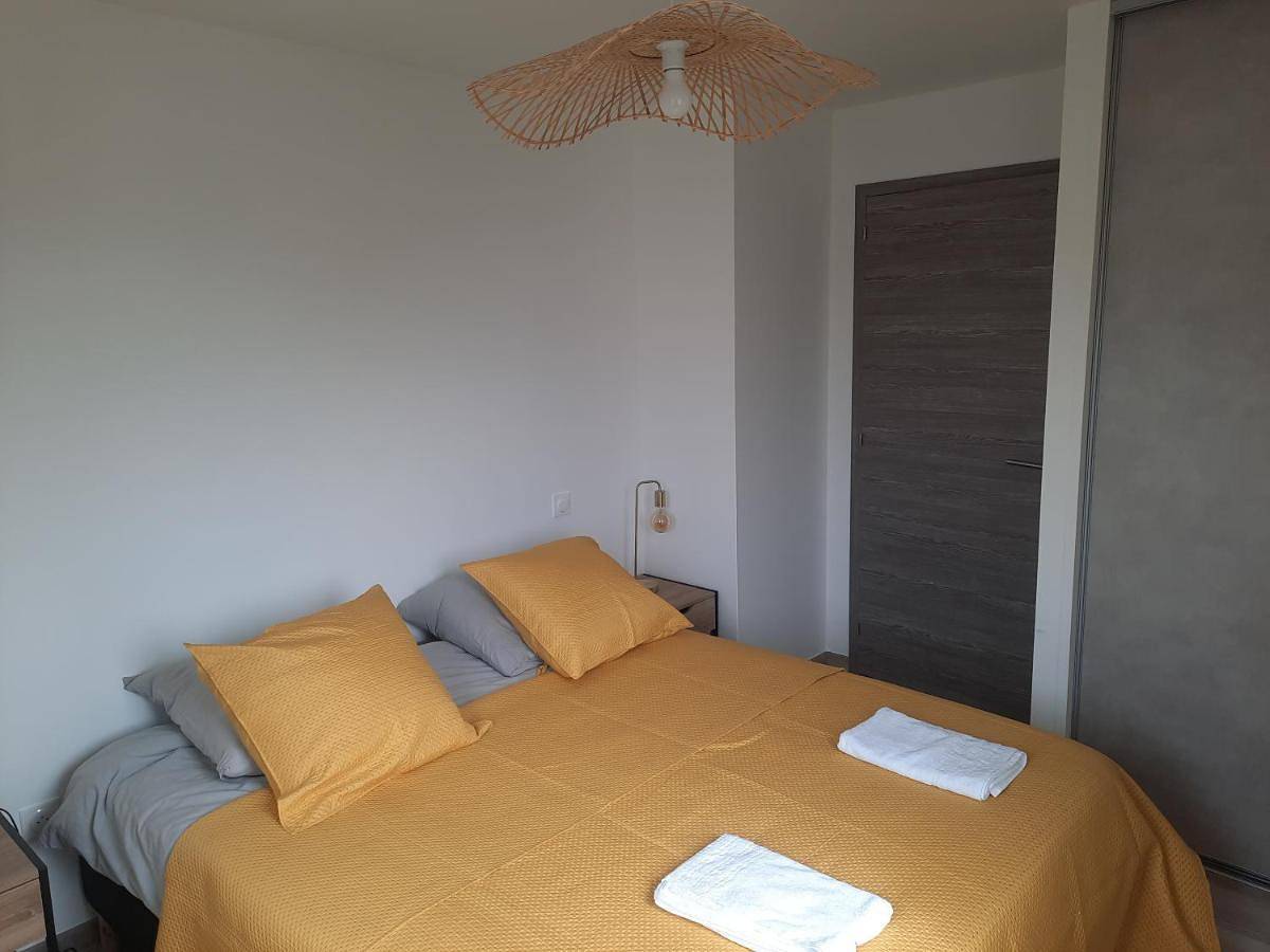 Three-Bedroom Villa in Pelleautier, Région de Gap