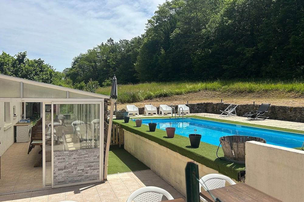 Villa 2 Pools Sleeps 27 in Puget-Théniers, Nice region