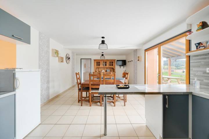 Location de vacances pour 6 personnes, avec terrasse et jardin, animaux acceptés à Lépanges-sur-Vologne - 4