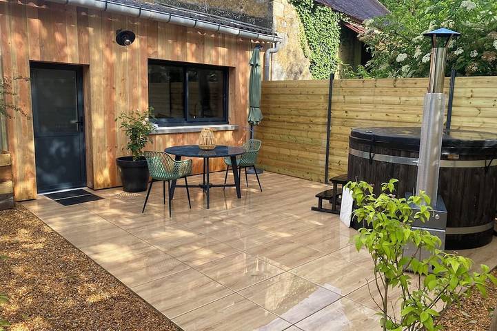 Chalet pour 2 personnes, avec terrasse ainsi que jacuzzi et jardin, animaux acceptés - 1