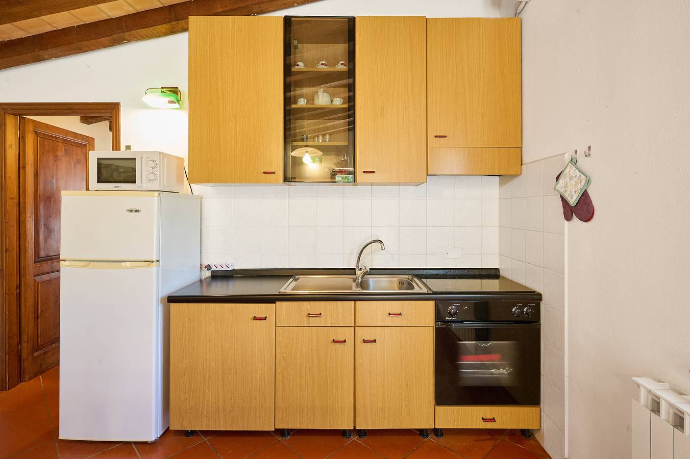 Holiday Home 'La Carraia' with Private Terrace, Wi-Fi and Air Conditioning in Suvereto, Etruscan Coast