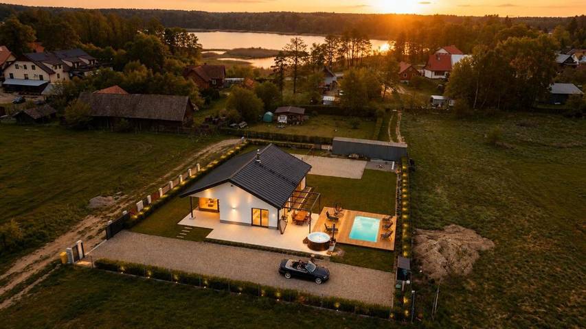 Willa dla 8 osób, z ogród i jacuzzi oraz basen na Mazury