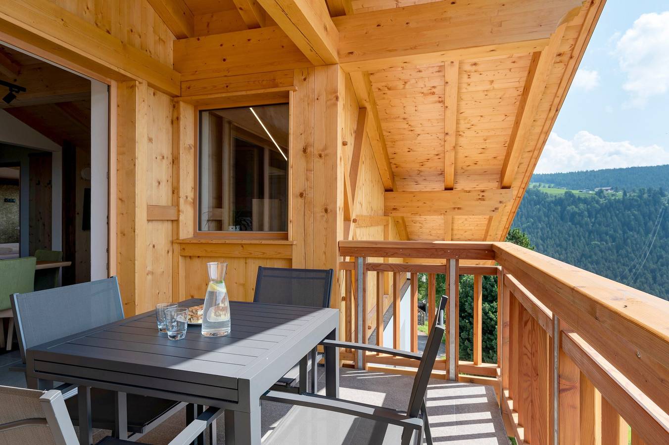 Entire apartment, Apartment 'Moserhof Wohnung Salbei' with Mountain View, Balcony and Wi-Fi in Jenesien, Sarntal Alps