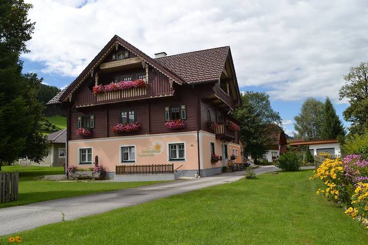 Ferienhaus für 10 Personen, mit Pool und Garten sowie Balkon, mit Haustier - 1