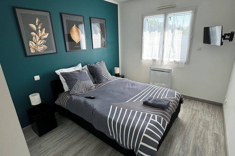 The house on avenue du cap ferret in Saint-Jean-d'Illac, Bordeaux region