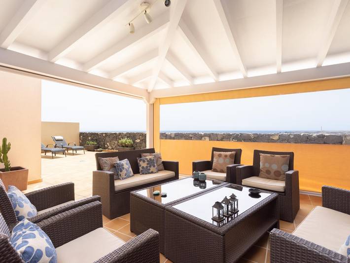 Apartamento de vacaciones para 6 personas, con vistas al mar y terraza además de piscina para niños y piscina - 1