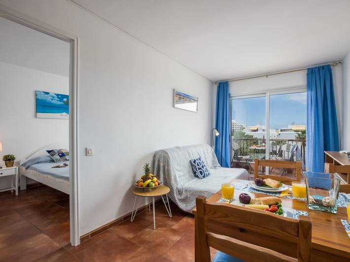 Ferienwohnung für 4 Personen, mit Pool und Meerblick sowie Balkon und Garten, kinderfreundlich in Playa de las Américas - 2