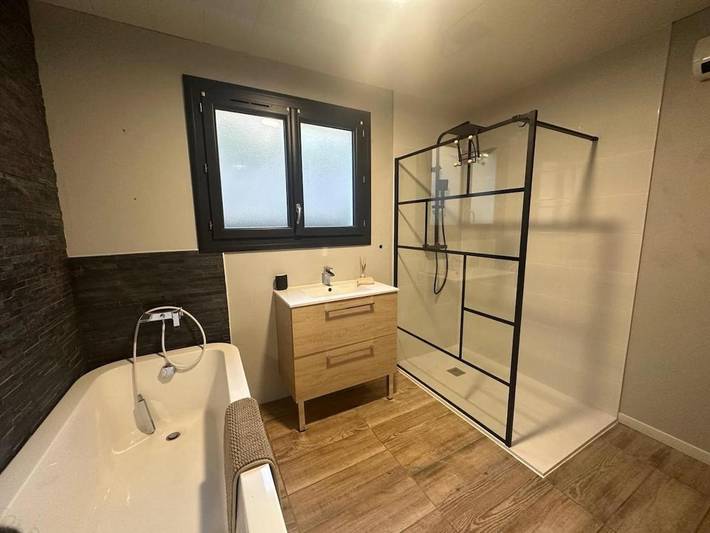 Gîte pour 9 personnes, avec terrasse, animaux acceptés à Chavanay - 2